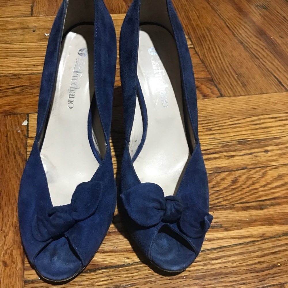 Fun all leather Blue Suede shoes